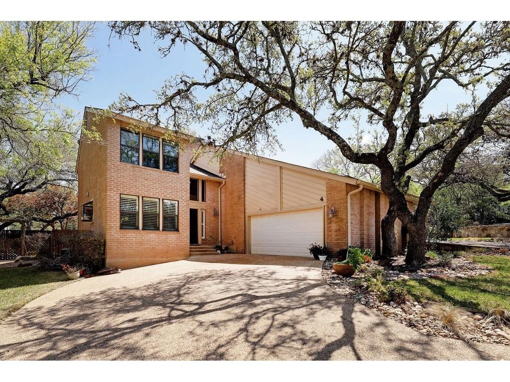 View 9518 TOPRIDGE Dr Unit #4 in BALCONES PLACE CONDOMINIUMS 9518 TOPRIDGE Dr Unit #4 - front exterior - Luxury home in BALCONES PLACE CONDOMINIUMS, Austin, TX