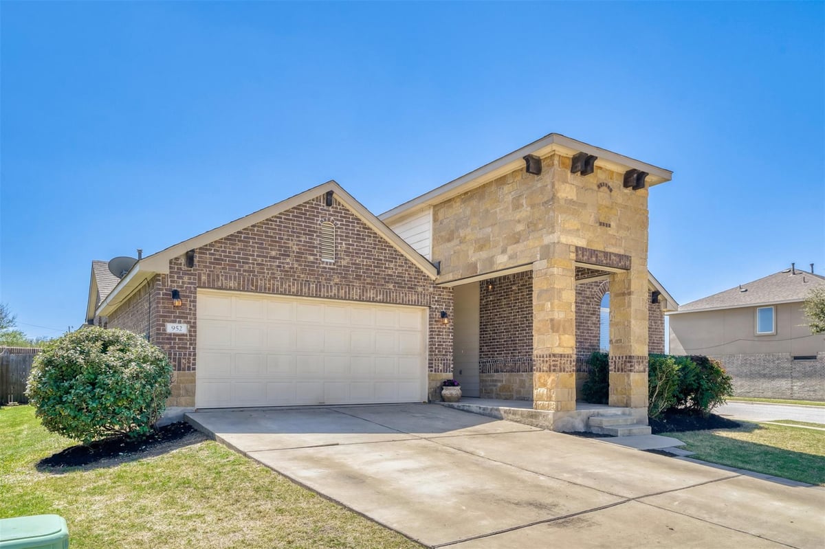 Primary bedroom at 952 Palo Duro Loop - 3 bed 2 bath home