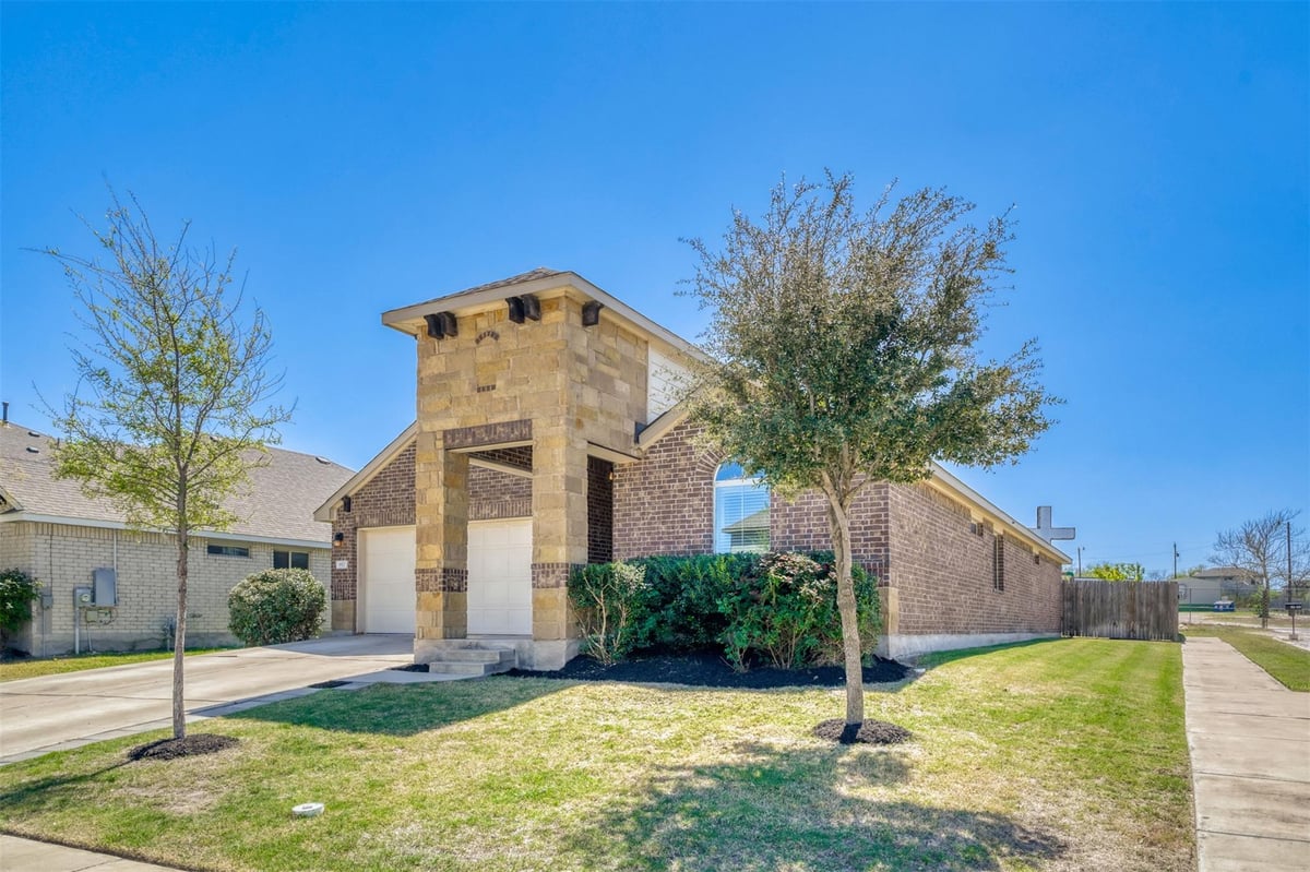 Bathroom at 952 Palo Duro Loop - 3 bed 2 bath home