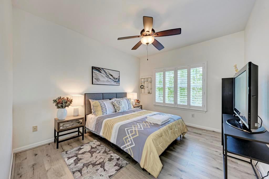 Living area at 9525 N Capital Of Texas Hwy Unit #635 - 2 bed 2 bath home