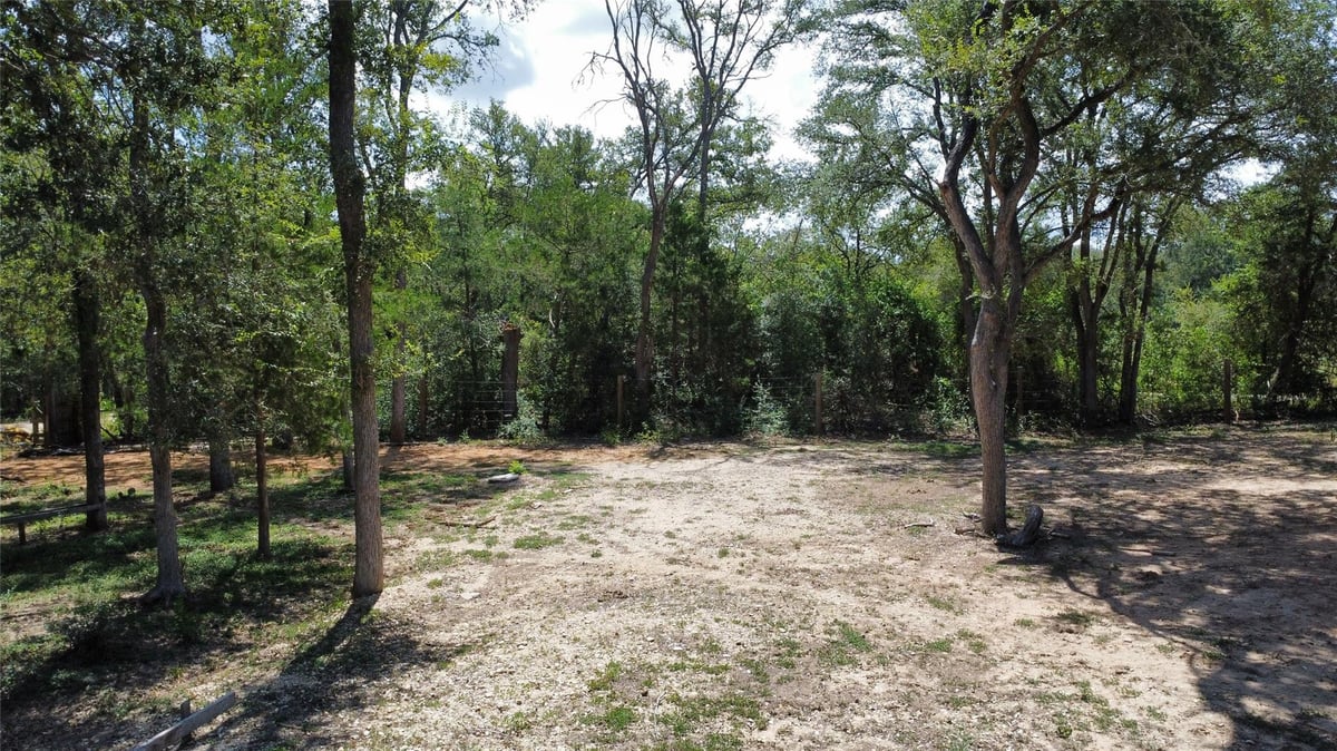 View 959 Carter RD in Gideon Pace Surv A-230 959 Carter RD - property photo 1 - Luxury lot in Gideon Pace Surv A-230, Dale, TX