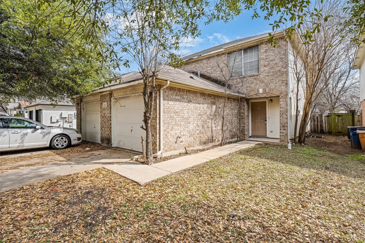 View 9607 Nightjar DR Unit #B in Tanglewood Forest Sec 02 Ph E 9607 Nightjar DR Unit #B - property photo 1 - Luxury home in Tanglewood Forest Sec 02 Ph E, Austin, TX