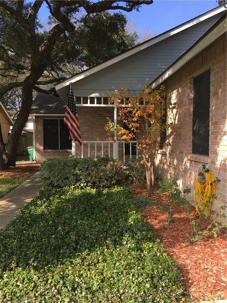 View 9614 Sugar Hill DR Unit #B in Tanglewood Forest 9614 Sugar Hill DR Unit #B - property photo 1 - Luxury home in Tanglewood Forest, Austin, TX