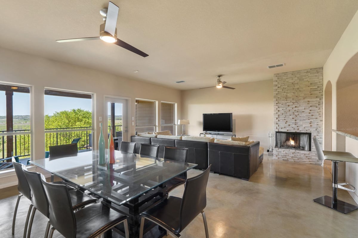 Kitchen at 970 Parkview Dr - 3 bed 2 bath home