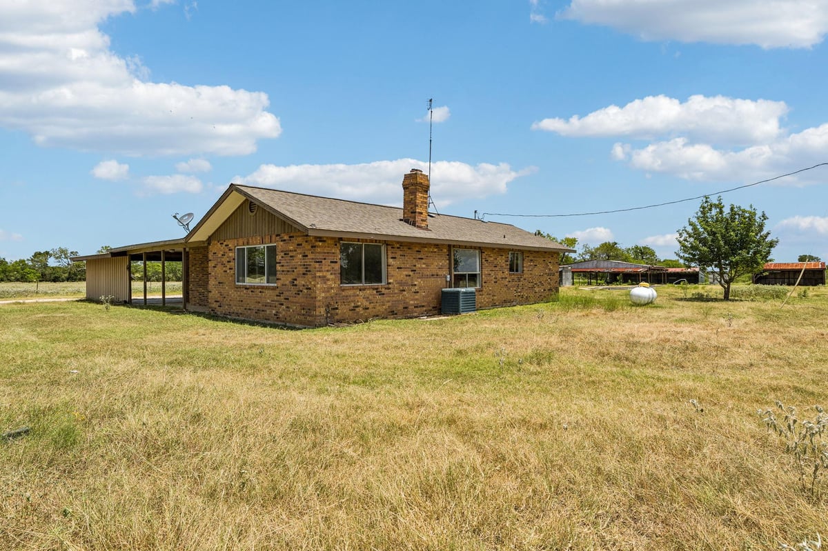 View 9765-A State Park RD in N/A 9765-A State Park RD - property photo 1 - Luxury home in N/A, Lockhart, TX
