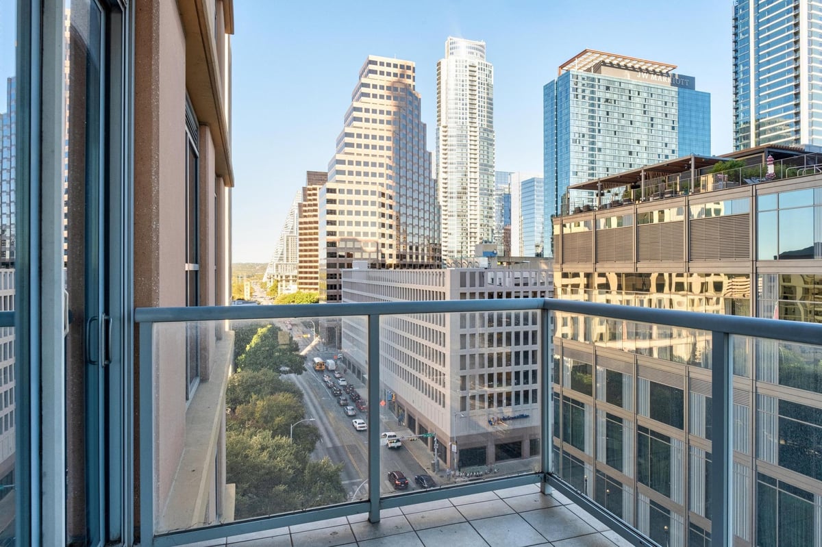 View 98 San Jacinto BLVD Unit #904 in Town Lake Residences Condo 98 San Jacinto BLVD Unit #904 - front exterior - Luxury home in Town Lake Residences Condo, Austin, TX