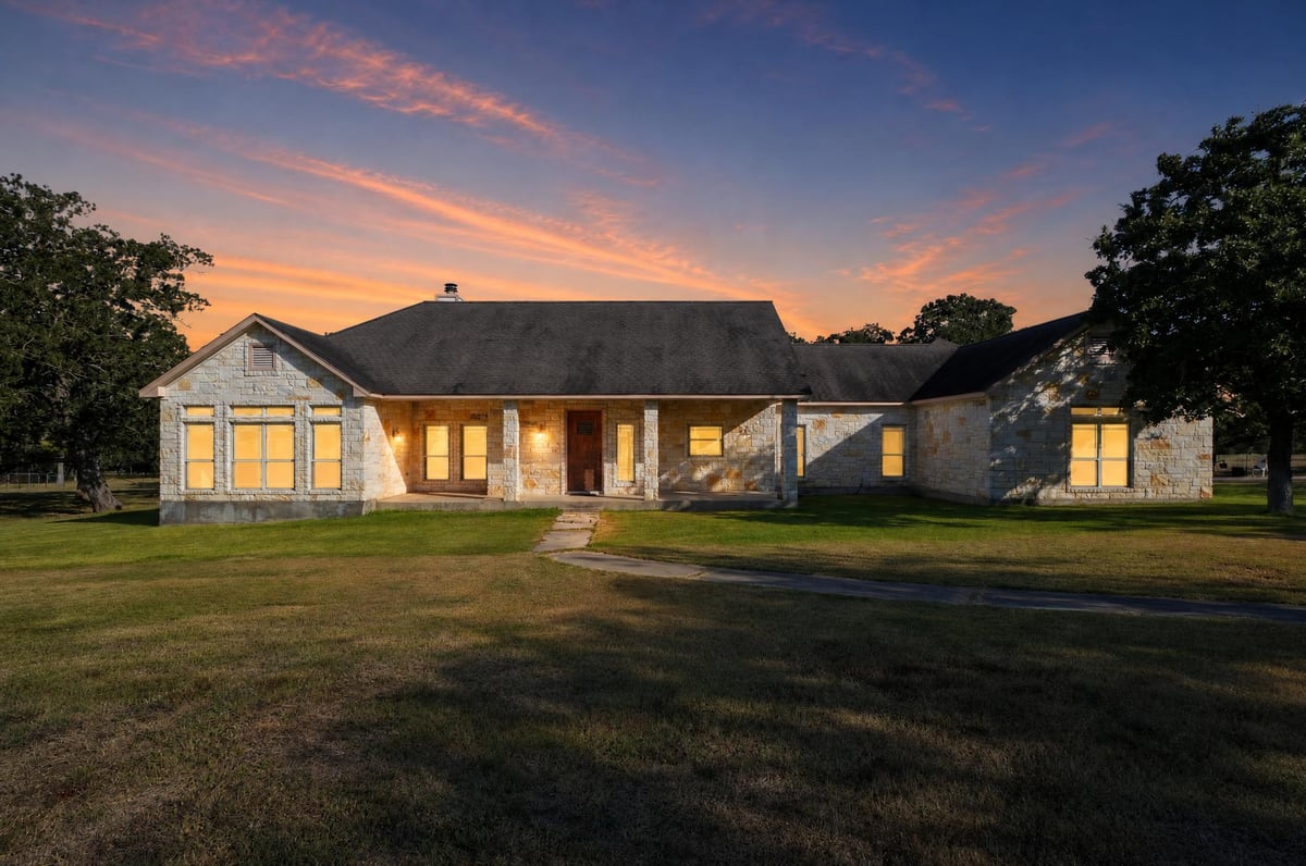 View 986 High Grove RD in Morgan, Hiram S 986 High Grove RD - property photo 1 - Luxury home in Morgan, Hiram S, Cedar Creek, TX