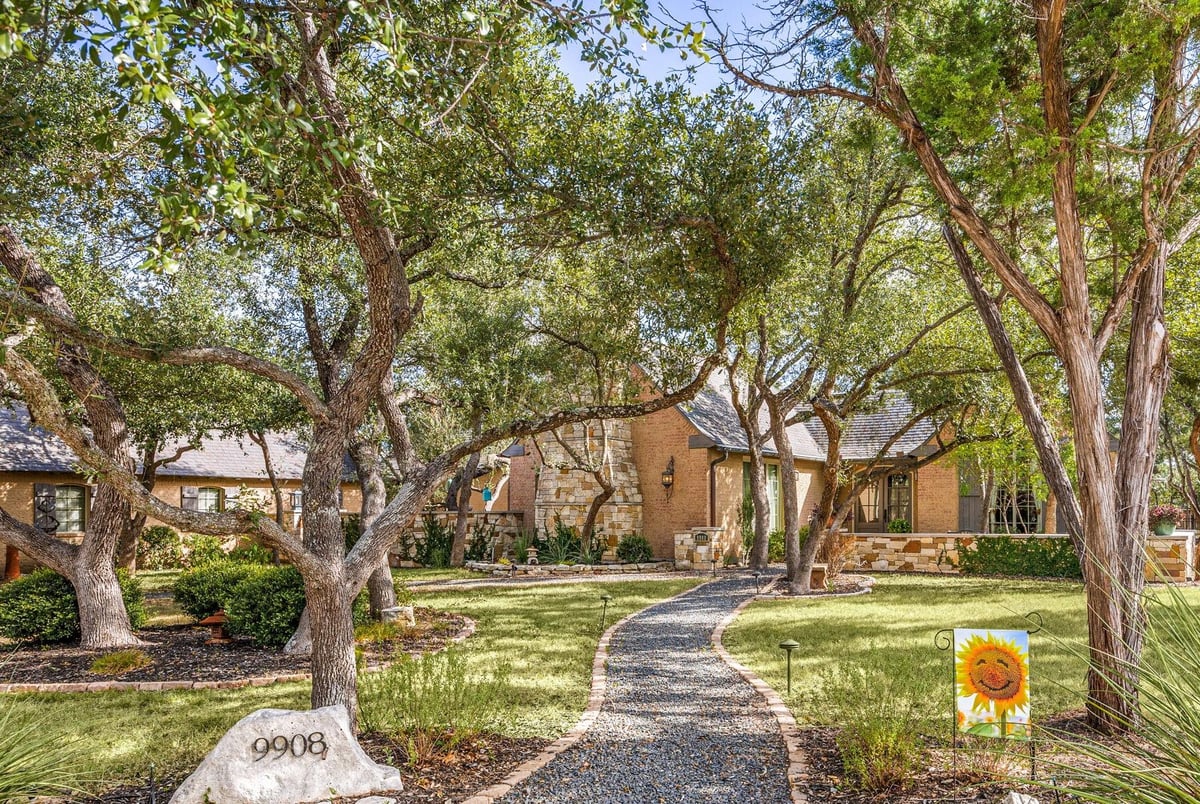 View 9908 Derecho BND in Southwest Hills Sec 04 9908 Derecho BND - property photo 1 - Luxury home in Southwest Hills Sec 04, Austin, TX