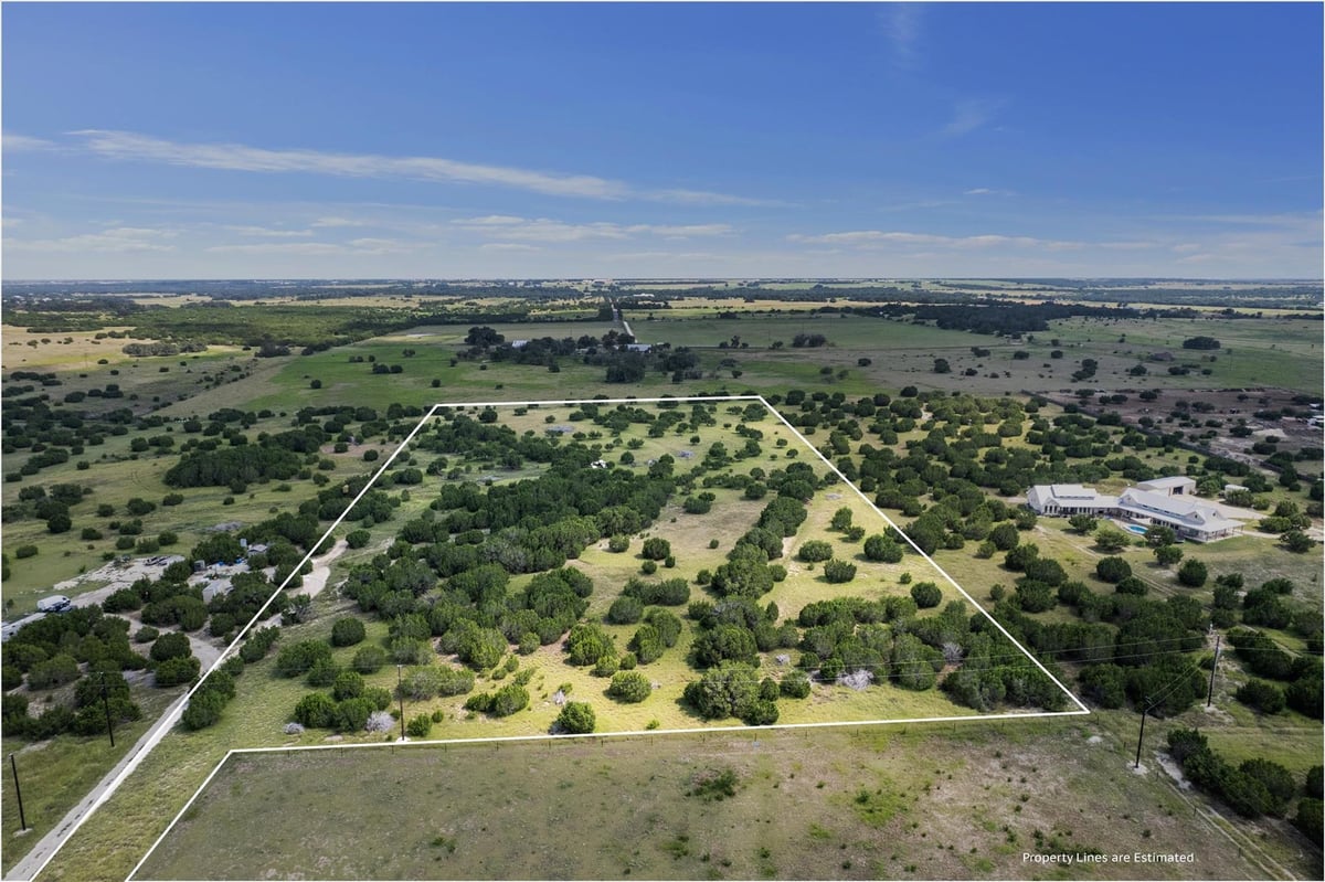 View 999 County Road 217 Rd in Pending 999 County Road 217 Rd - front exterior - Luxury lot in Pending, Florence, TX