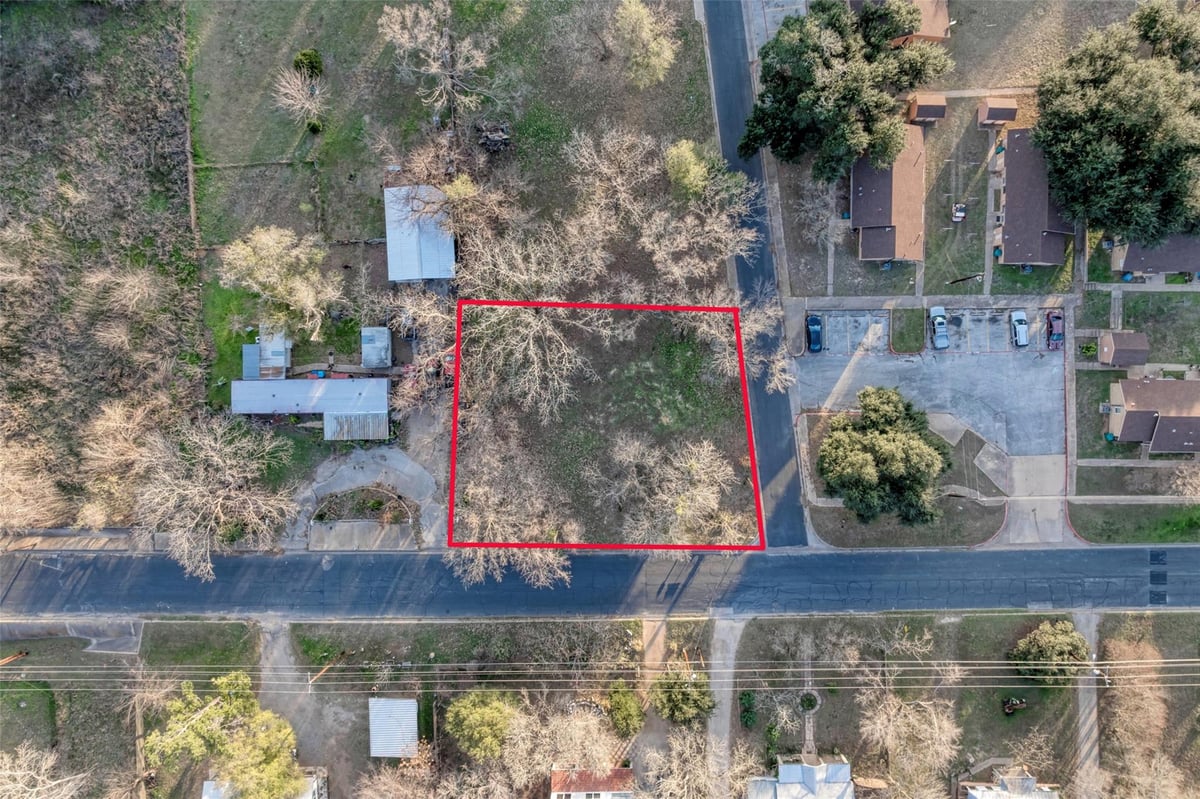View Lot 1 E Alamo St in Alamo St Estates Lot 1 E Alamo St - front exterior - Luxury lot in Alamo St Estates, Elgin, TX