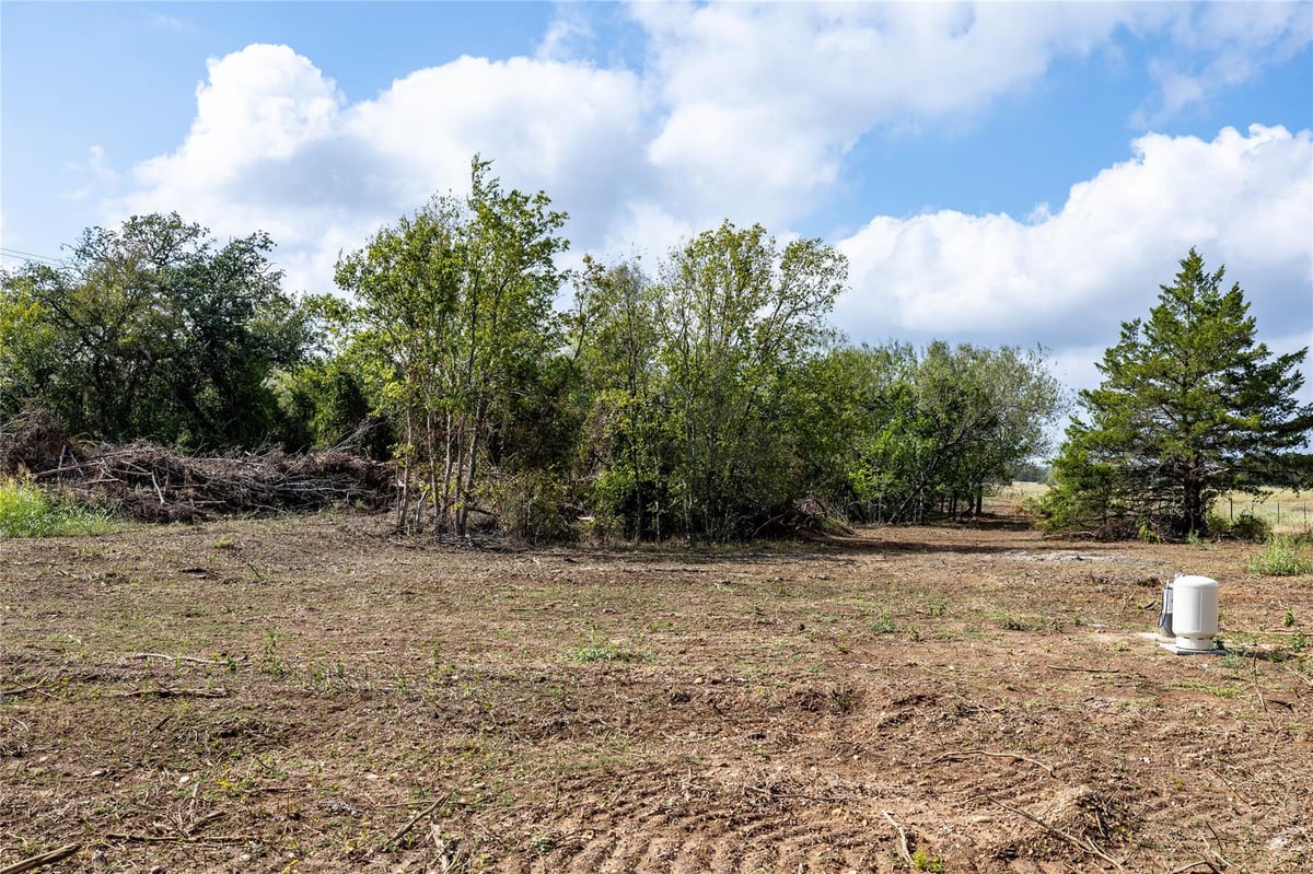 View Lot 1 Sunset Trl in Sunset Trail Lot 1 Sunset Trl - front exterior - Luxury lot in Sunset Trail, Luling, TX