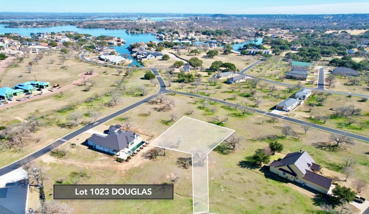Lot 1023 Douglas DR - front exterior - Luxury lot in Applehead West, Horseshoe Bay, TX