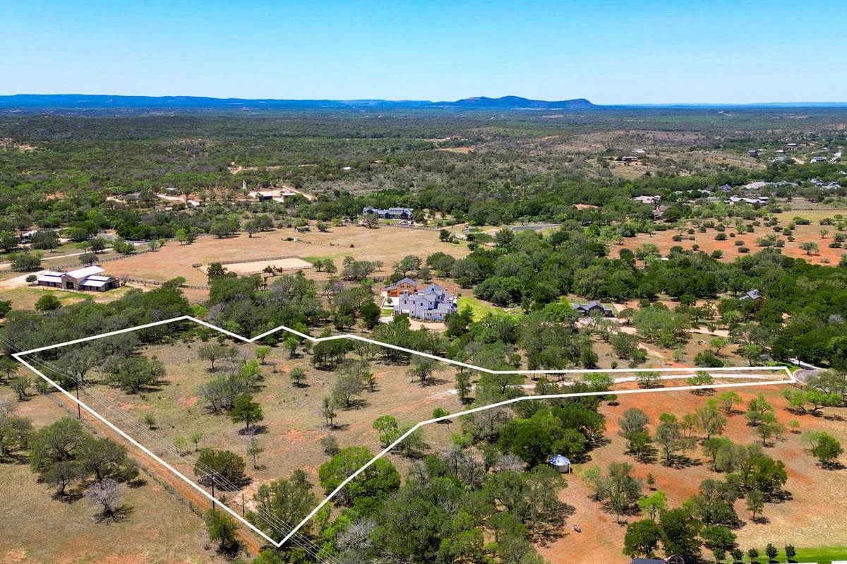 Lot 118 Overlook PKWY - front exterior - Luxury lot in The Trails Of Lake Lbj Ph1, Horseshoe Bay, TX