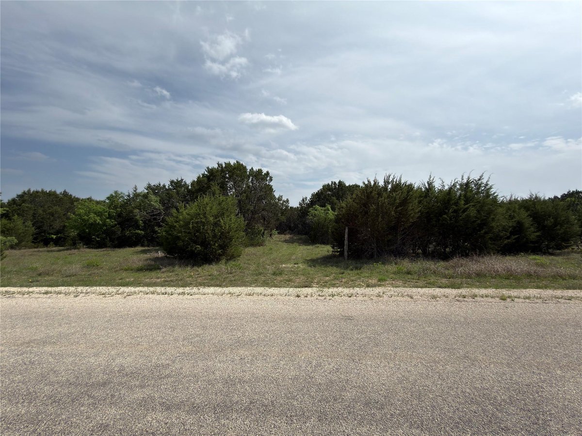 View Lot 15 Hurst Place Blvd in Hurst Place Lot 15 Hurst Place Blvd - front exterior - Luxury lot in Hurst Place, Lampasas, TX