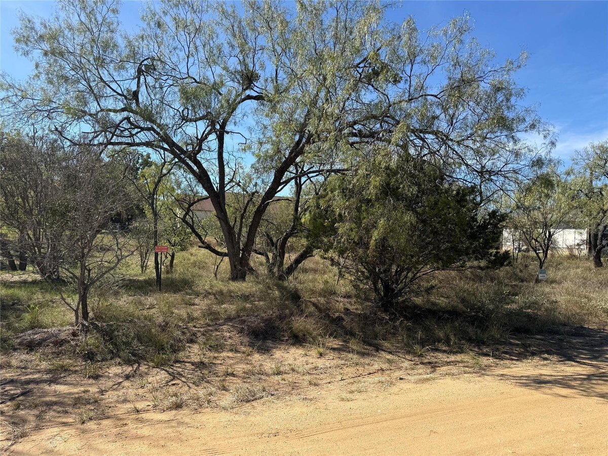 View Lot 187 Longmont St in Royal Oaks Country Club Lot 187 Longmont St - front exterior - Luxury lot in Royal Oaks Country Club, Kingsland, TX