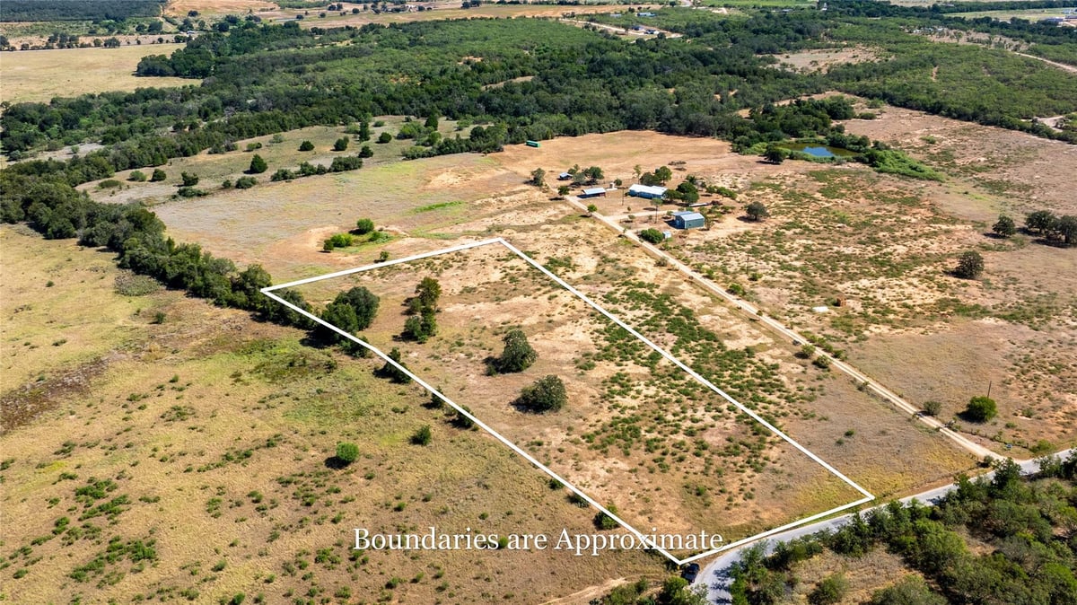 View Lot 1A Tumbleweed Trl in A040 Lot 1A Tumbleweed Trl - front exterior - Luxury lot in A040, Dale, TX
