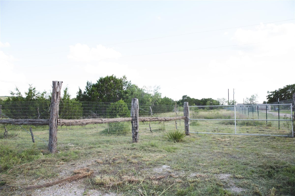 View LOT 2 Cr 330 in Bluebonnet Trls Sub LOT 2 Cr 330 - front exterior - Luxury lot in Bluebonnet Trls Sub, Burnet, TX