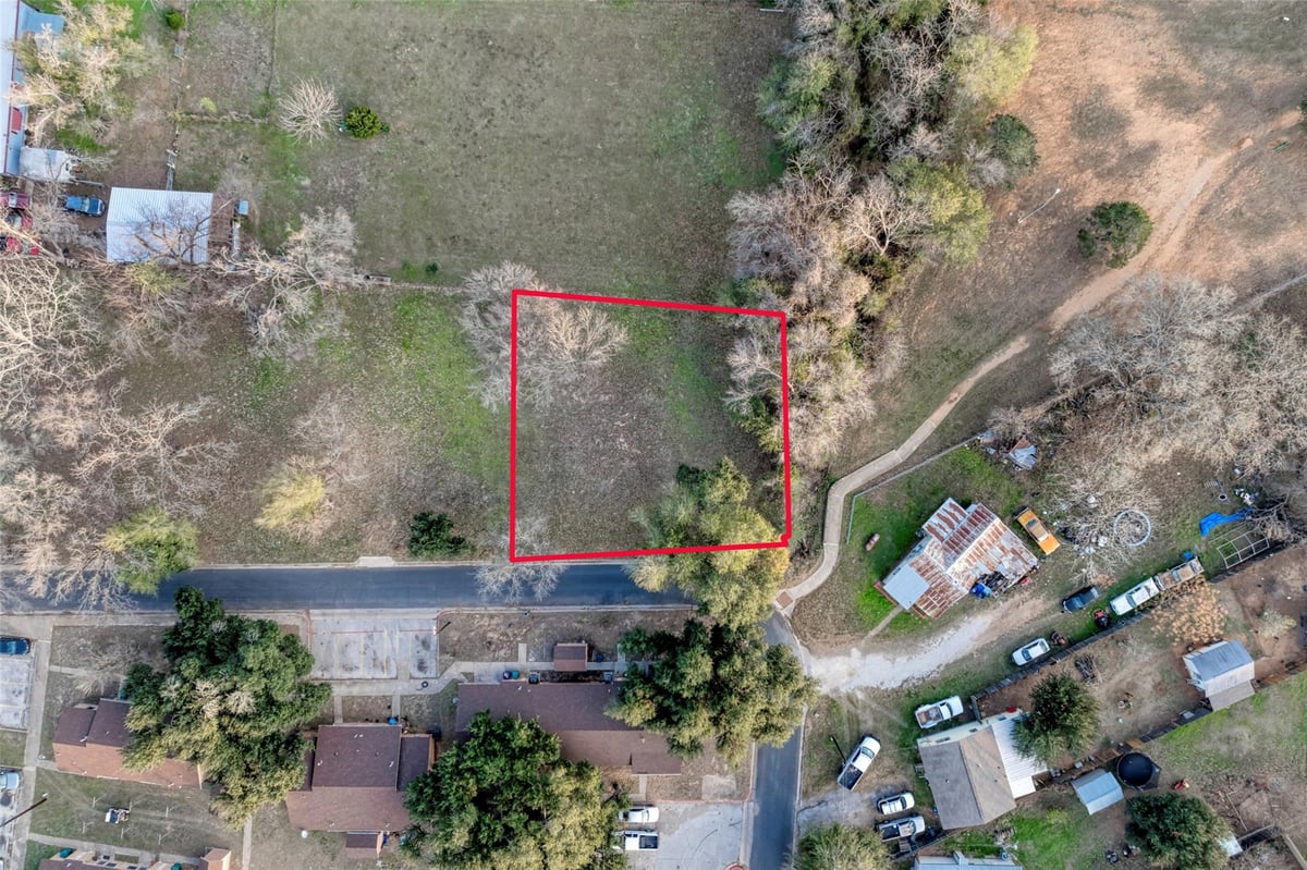 View Lot 4 E Alamo St in Alamo St Estates Lot 4 E Alamo St - front exterior - Luxury lot in Alamo St Estates, Elgin, TX