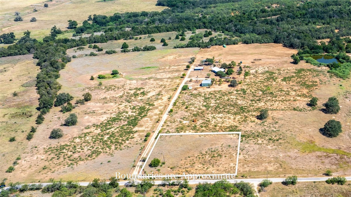 View LOT 4B Tumbleweed Trl in A040 LOT 4B Tumbleweed Trl - front exterior - Luxury lot in A040, Dale, TX
