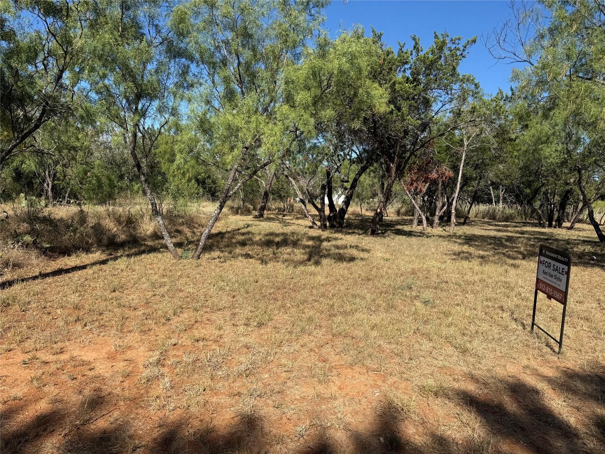 View Lot #496 Driftwood LN Unit #496 in Yellowstone Lot #496 Driftwood LN Unit #496 - property photo 1 - Luxury lot in Yellowstone, Cottonwood Shores, TX