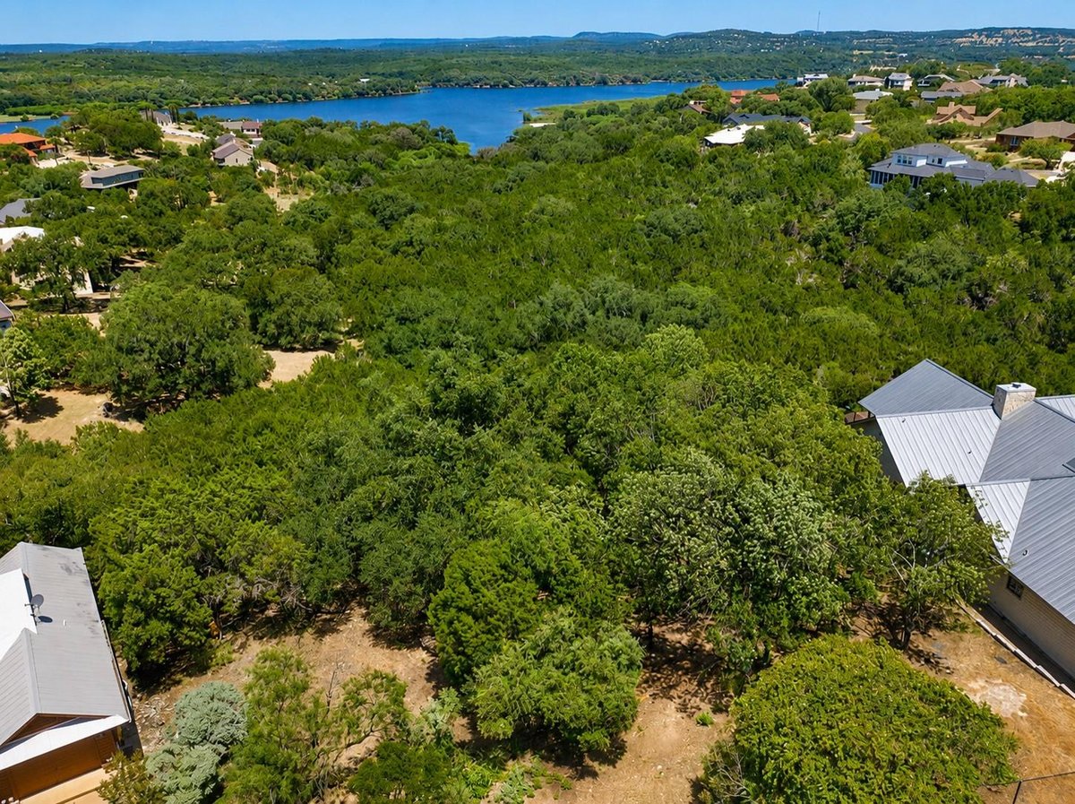 View Lots 5 and 6 Courtside LN in Courtside At Ridge Harbor Lots 5 and 6 Courtside LN - property photo 1 - Luxury lot in Courtside At Ridge Harbor, Spicewood, TX