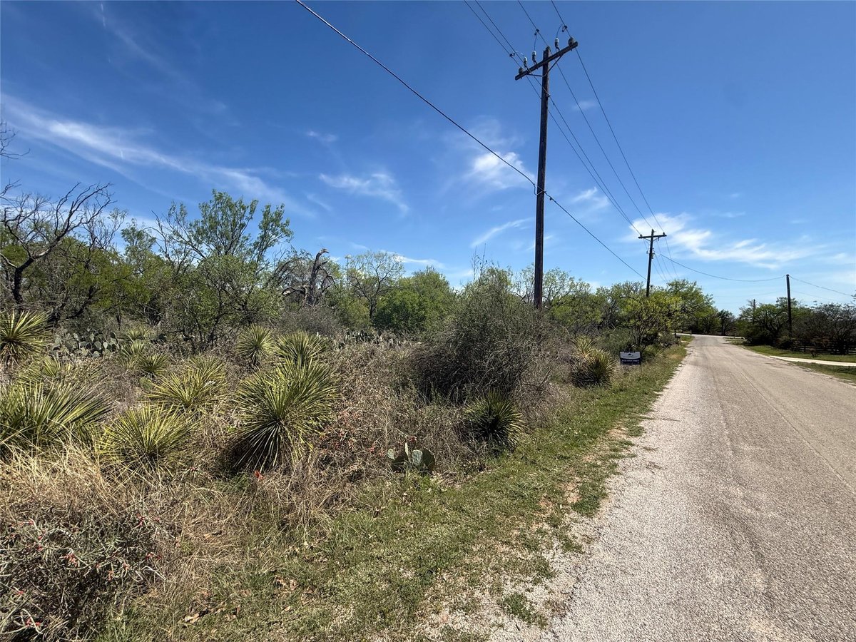 View Lots 574, 575 Driftwood Dr in Granite Shoals - Tanglewood Lots 574, 575 Driftwood Dr - front exterior - Luxury lot in Granite Shoals - Tanglewood, Granite Shoals, TX