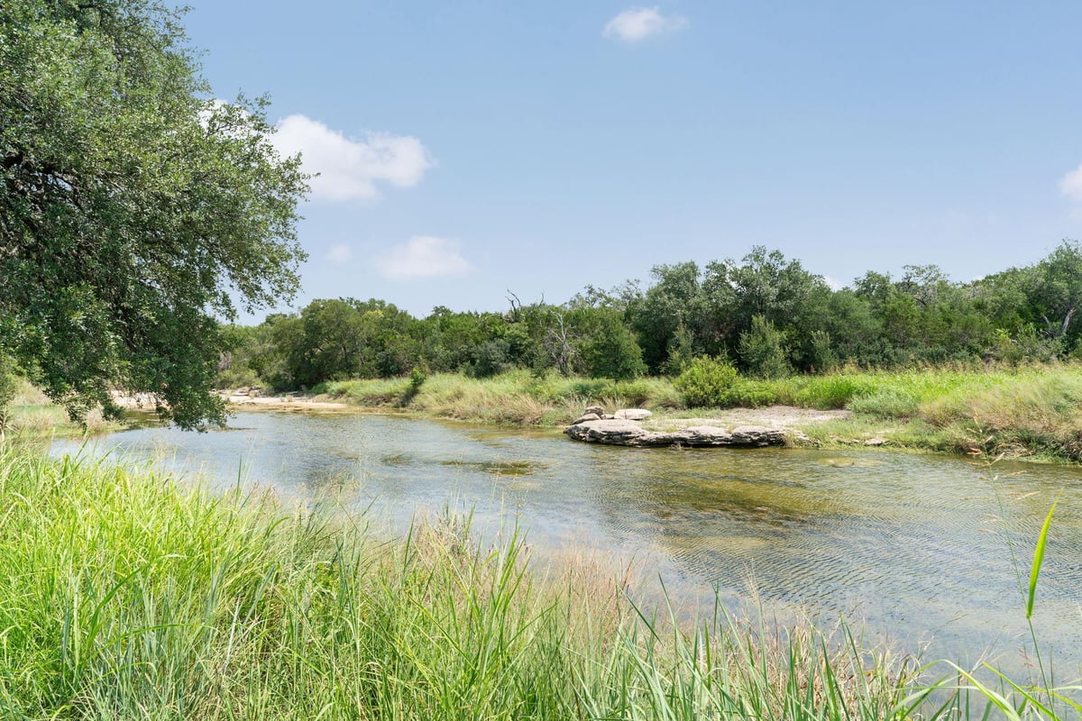 TBD 25+/- acres TREBLED WATERS Trl - front exterior - Luxury lot in S4221 - HOWARD RANCH SEC 2, Driftwood, TX