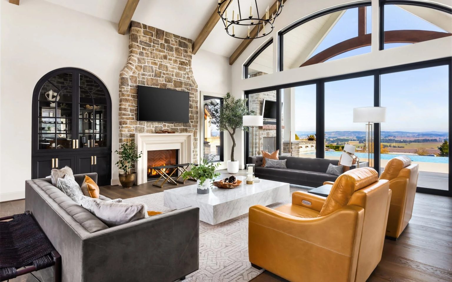 Austin Luxury Home Design Trends 2025 - Keenan Group Austin Real Estate