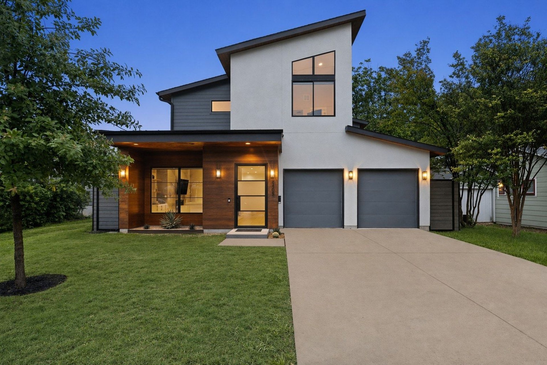 5405 Montview St hero