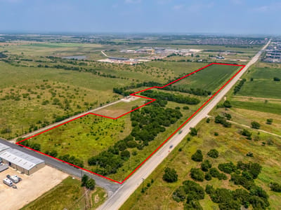 Living area at 0 FM 487 - J002D35H - JARRELL ISD RURAL BEFORE 1990, Jarrell, TX