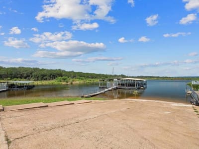 Primary bedroom at 00 Bedford DR - Windermere Oaks, Spicewood, TX