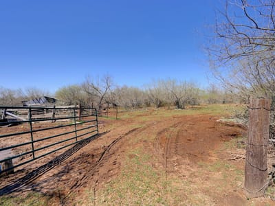 Living area at 000 Cr 420 - 105 Henry Bymer, Waelder, TX
