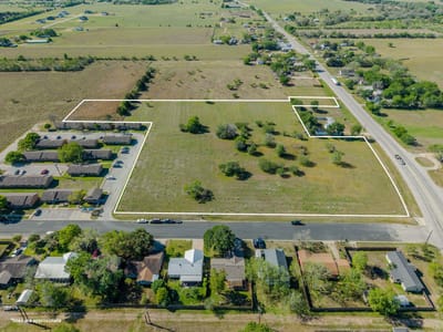 Living area at 000 Hwy 77 @ August St - Brooks, Schulenburg, TX