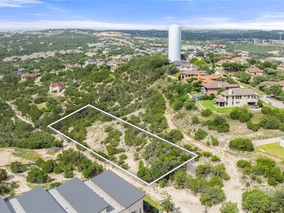 Living area at 0000 Farris DR - Cardinal Hills Unit 06, Austin, TX