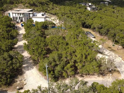 Property photo 2 at 1 Martelli LN - Wildcat Club Sub, West Lake Hills, TX
