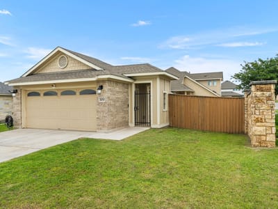 Living area at 100 Arabian Colt DR - 4 bed 3 bath home