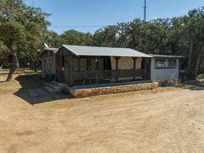 Living area at 100 Burnett Ranch Rd - 3 bed 3 bath home