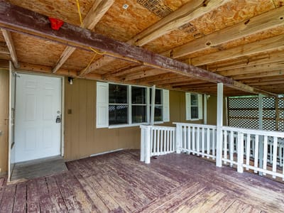 Living area at 100 Cattle Bnd - 4 bed 2 bath home