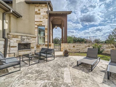 Living area at 100 Dakota DR - 3 bed 3 bath home
