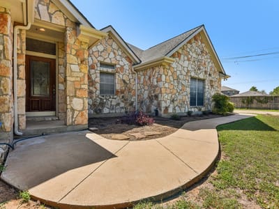 Property photo 3 at 100 Grove LN - 3 bed 2 bath home