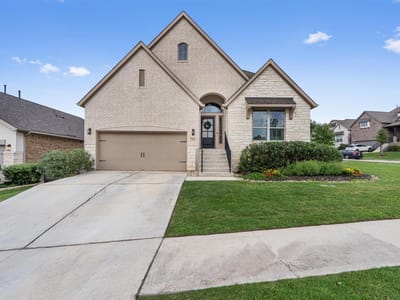 Living area at 100 Indian Paintbrush TRL - 4 bed 3 bath home