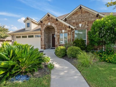 Property photo 3 at 100 Lismore ST - 3 bed 2 bath home