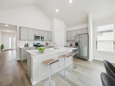Property photo 5 at 100 Melrose ST - 4 bed 3 bath home