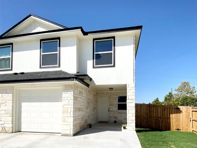 Living area at 100 Sandstone DR Unit #A-D - Sonterra West Ph 2B-1 Rep 01, Jarrell, TX