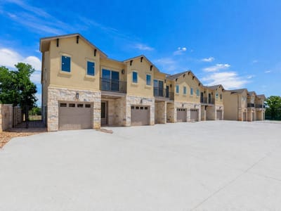 Property photo 2 at 100 Tesla CIR - 3 bed 3 bath home