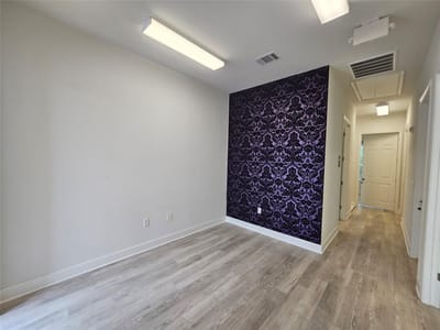 Primary bedroom at 1000 Gattis School RD Unit #720 - Green Lawn Center, Round Rock, TX