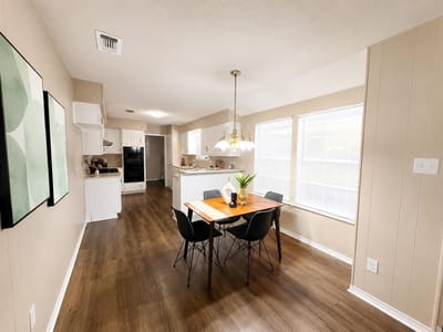 Property photo 4 at 1000 Hollybluff ST - 3 bed 2 bath home