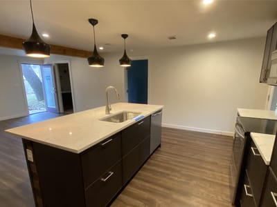 Primary bedroom at 1000 Linscomb DR - 2 bed 2 bath home