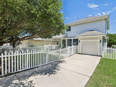 Living area at 1000 Monadale TRL - 3 bed 2 bath home