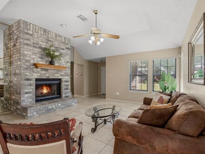 Living area at 1001 Cedar Falls ST - 3 bed 2 bath home